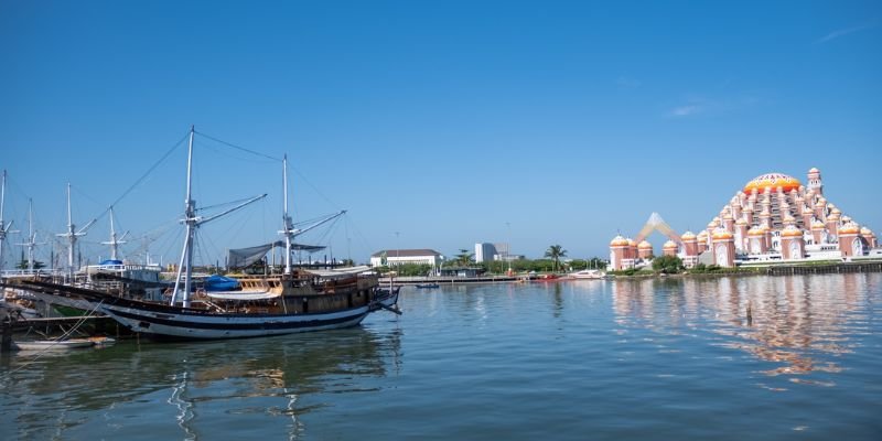 Garuda Indonesia Makassar Office In Indonesia