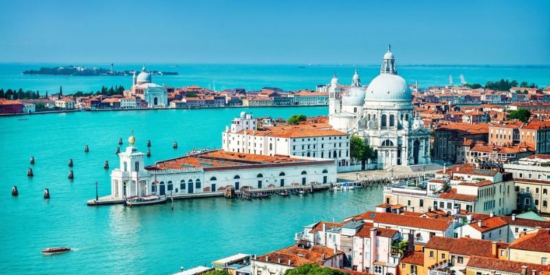 Wizz Air Venice Office In Italy